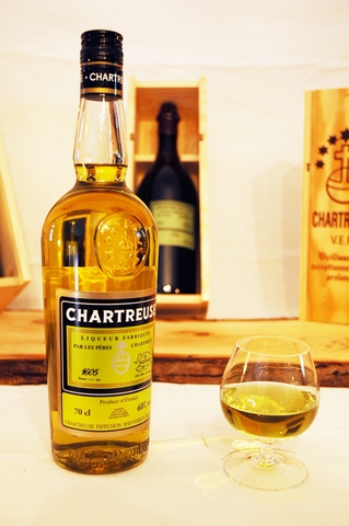 CHARTREUSE Jaune français Herbes Liqueur 70 cl : : Epicerie